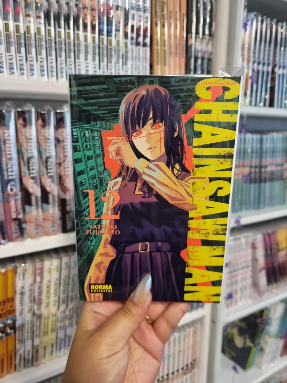Chainsaw Man 12 - Editorial Norma - Imagen 2