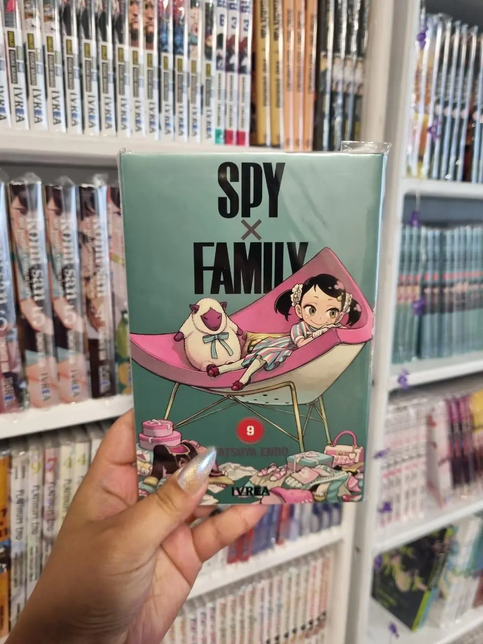 Spy X Family 09 - Ivrea España - Imagen 2